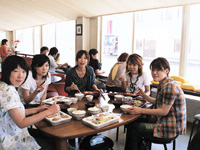 校内食堂